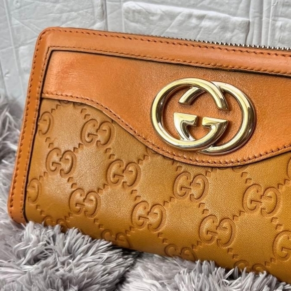 Authentic Gucci 'Shima' Women's Burnt Orange Genuine Italian Leather Clutch - Picture 3 of 8